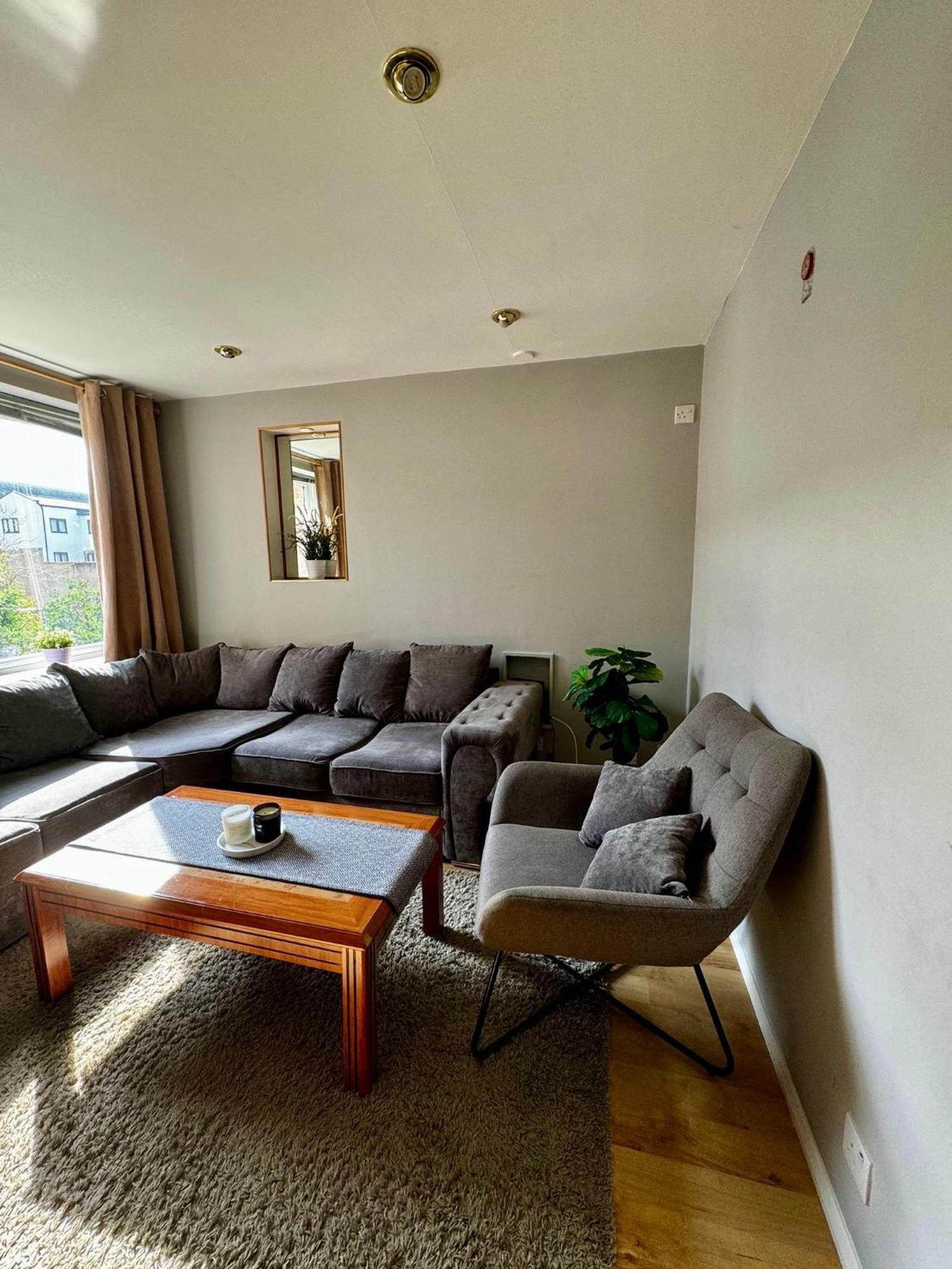 Amazing En-Suite Apartment In Finchley Central Londra Dış mekan fotoğraf