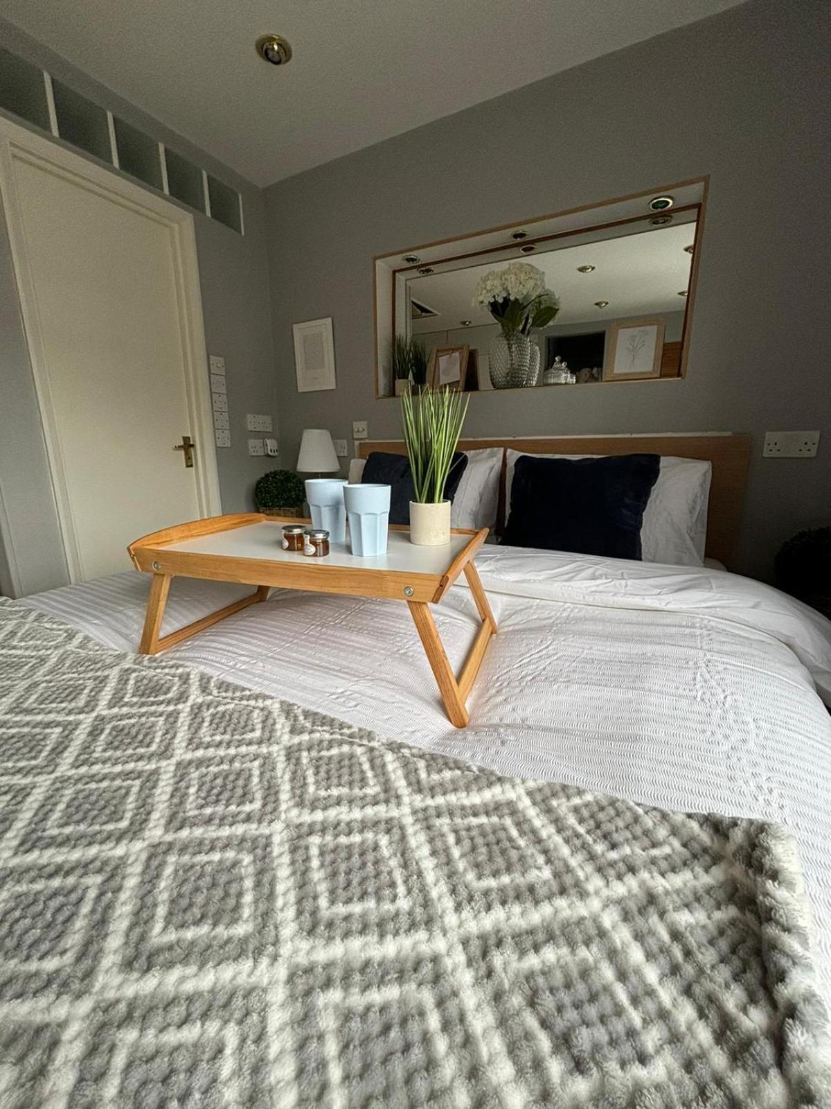 Amazing En-Suite Apartment In Finchley Central Londra Dış mekan fotoğraf