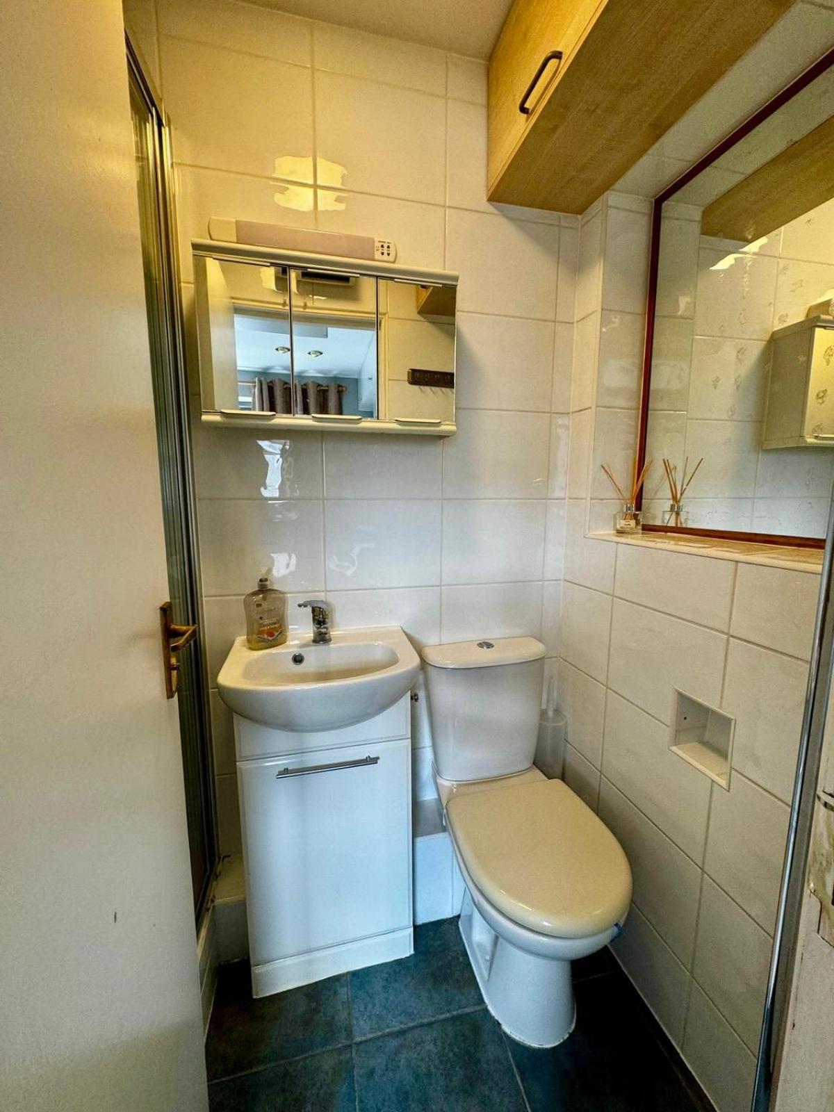 Amazing En-Suite Apartment In Finchley Central Londra Dış mekan fotoğraf