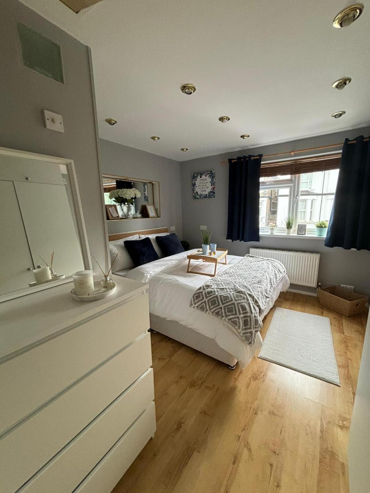 Amazing En-Suite Apartment In Finchley Central Londra Dış mekan fotoğraf