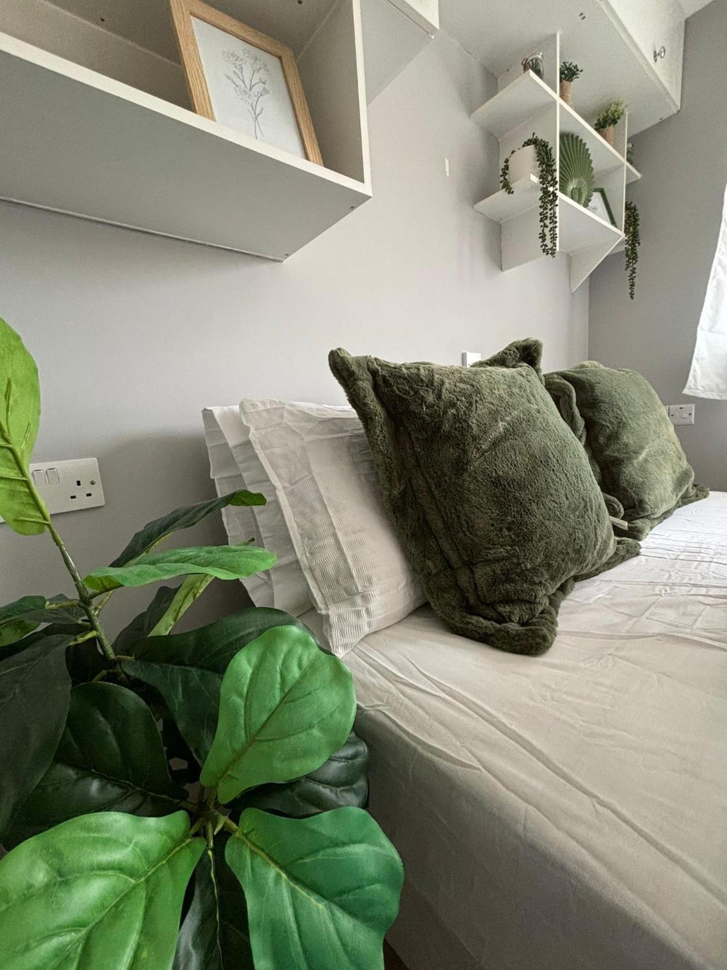 Amazing En-Suite Apartment In Finchley Central Londra Dış mekan fotoğraf