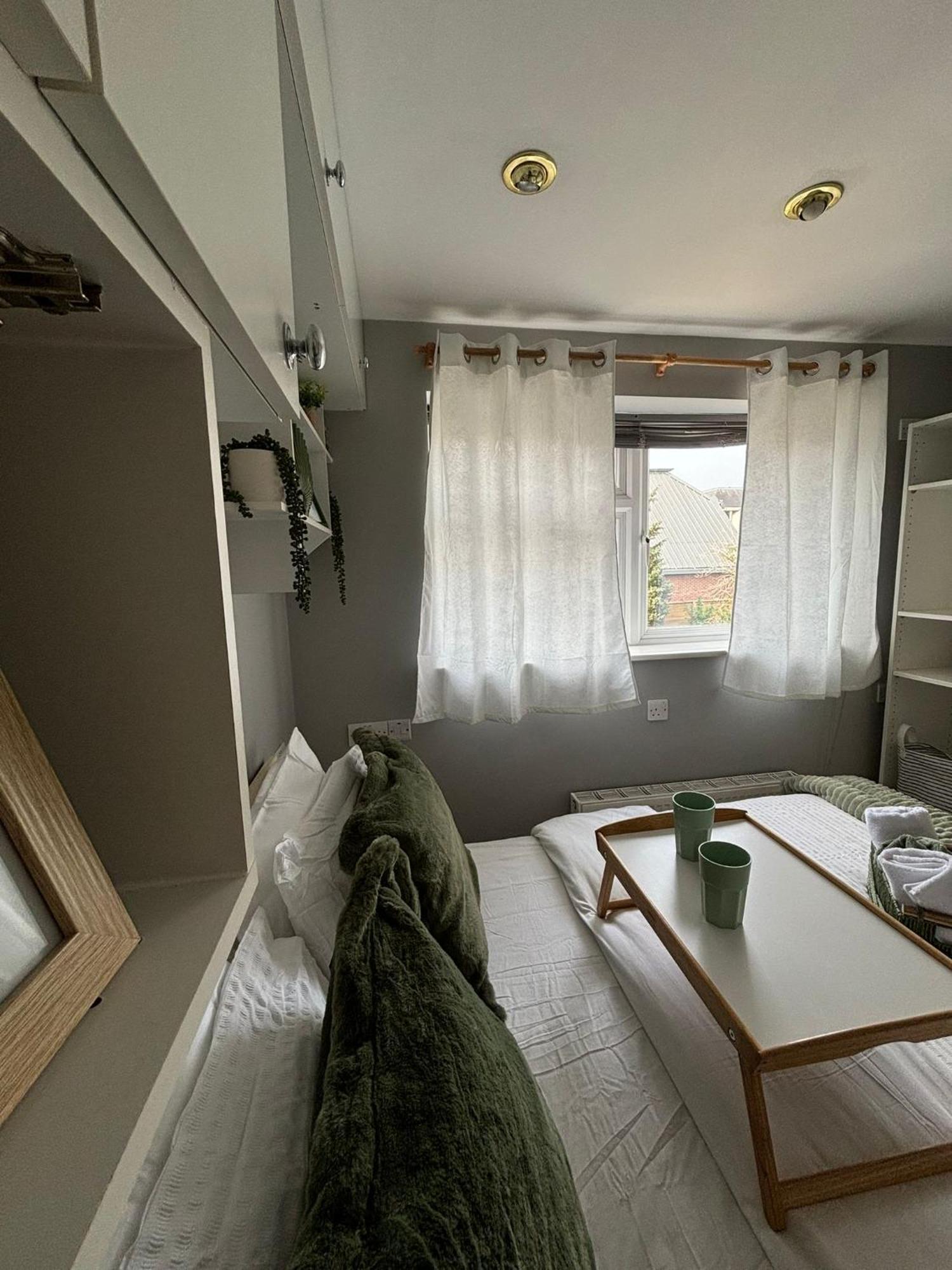 Amazing En-Suite Apartment In Finchley Central Londra Dış mekan fotoğraf